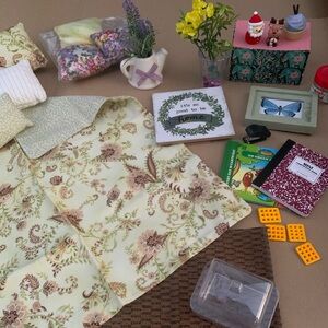 18” American Girl Doll bedding pillows Floral Patterned book acessories lot 2